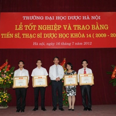 Lễ tốt nghiệp và trao bằng Tiến sĩ, 77WIN bet đăng ký nhanh Dược học năm 2012