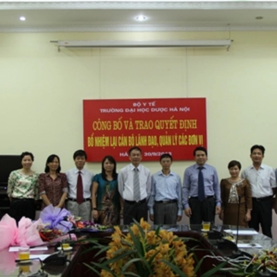 Công bố và trao quyết định cho 77Win nhận 77k được bổ nhiệm lại chức vụ quản lý một số đơn vị
